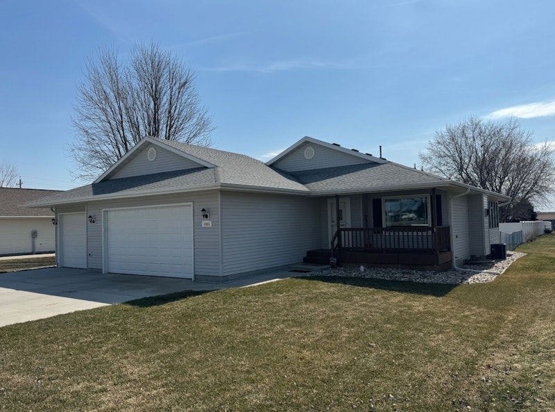 1403 St Benedict Dr 1403 St Benedicts Dr, Yankton SD